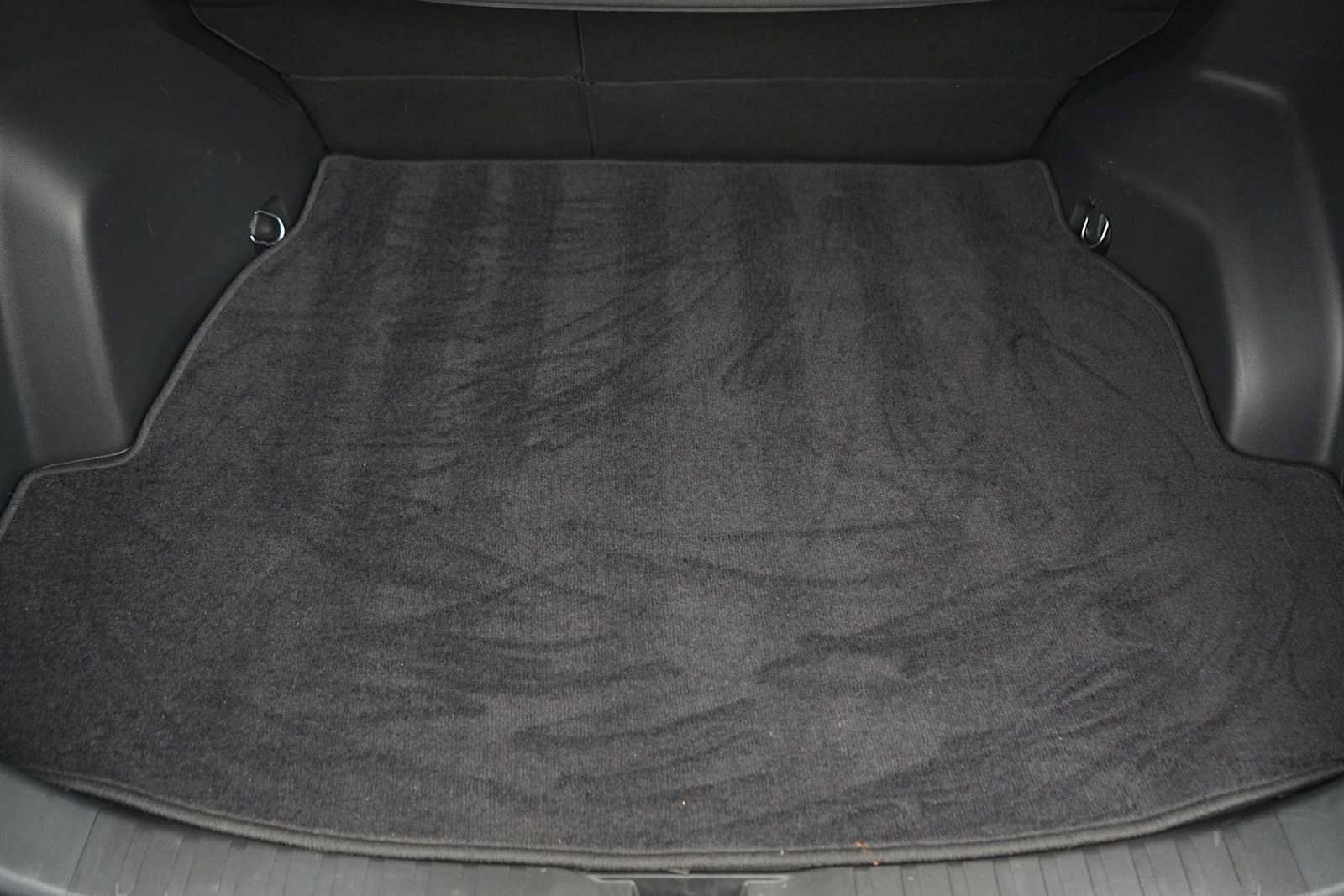 Used 2021 Toyota RAV4 XLE w/ Convenience Package FWD image 27