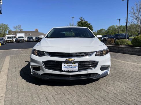 Used 2017 Chevrolet Malibu Premier w/ Driver Confidence Package FWD image 8