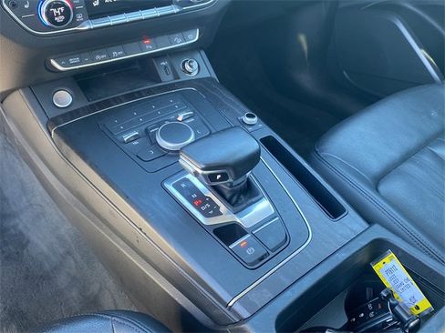 Used 2020 Audi Q5 2.0T Premium w/ Convenience Package image 28