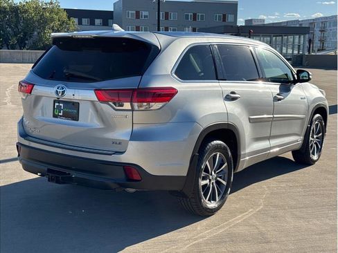 Used 2018 Toyota Highlander XLE image 8
