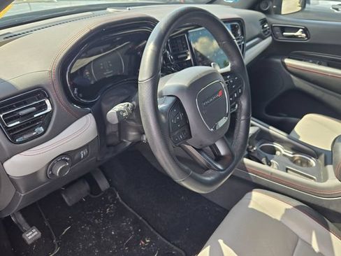 Used 2024 Dodge Durango GT RWD image 8