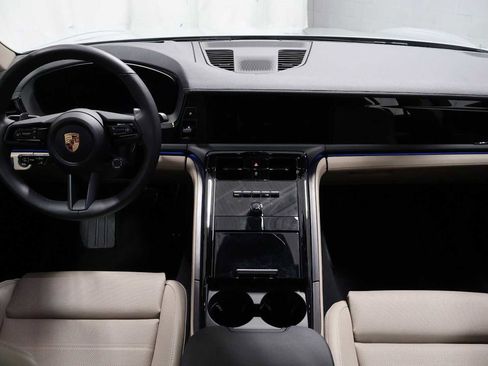 Certified 2025 Porsche Panamera 4 AWD/4WD image 23