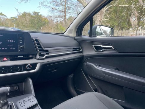 Used 2025 Kia Sportage LX image 34