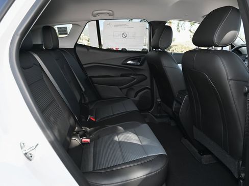 New 2026 Chevrolet Trax LT w/ LPO, Blackout Package FWD image 32