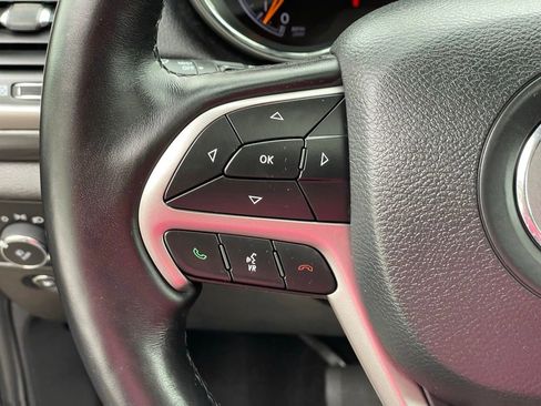 Used 2021 Jeep Grand Cherokee Laredo X AWD/4WD image 21