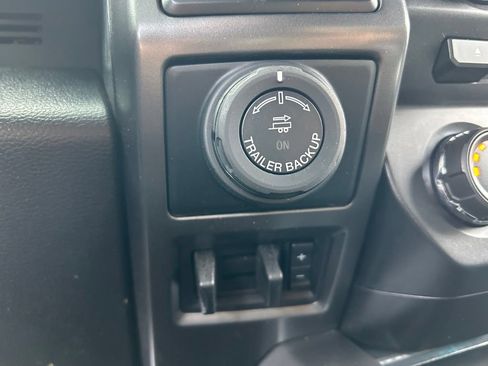 Used 2018 Ford F150 XLT w/ Equipment Group 302A Luxury AWD/4WD image 28