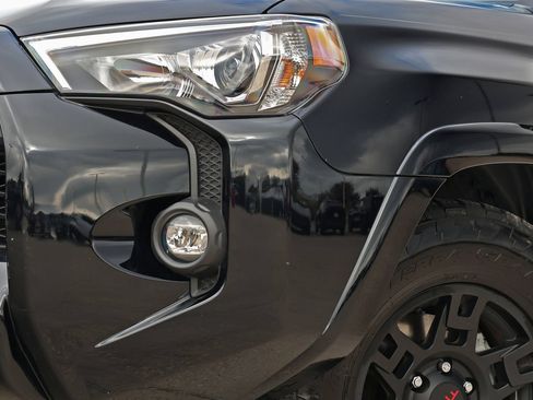 Used 2024 Toyota 4Runner SR5 Premium w/ Moonroof Package RWD image 12