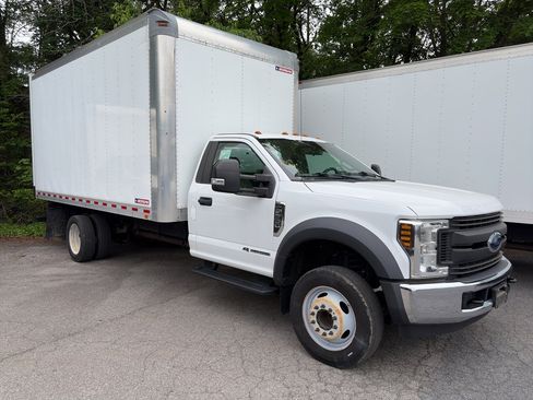 Used 2019 Ford F550 2WD Regular Cab Super Duty image 1