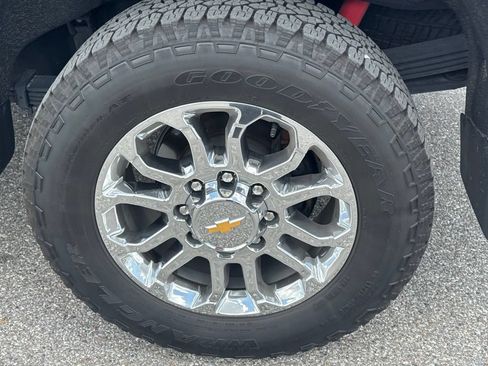 Used 2024 Chevrolet Silverado 2500 LTZ w/ LTZ Convenience Package AWD/4WD image 10