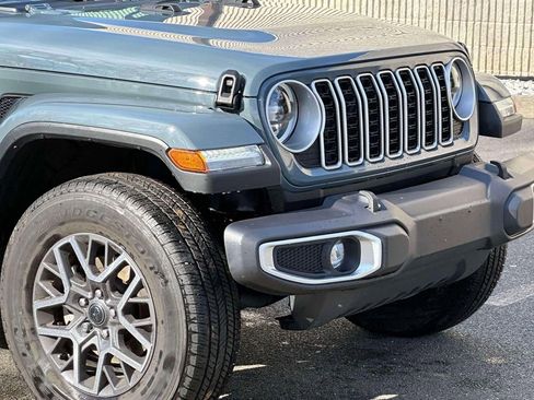 Used 2024 Jeep Wrangler Unlimited Sahara w/ Safety Group AWD/4WD image 9