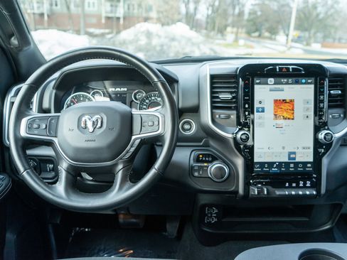 Used 2024 RAM 2500 Big Horn w/ Sport Appearance Package image 12