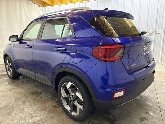 Used 2022 Hyundai Venue SEL FWD image 7