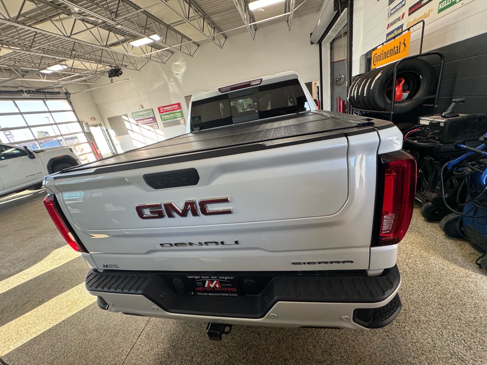 Used 2020 GMC Sierra 1500 Denali w/ Driver Alert Package II AWD/4WD image 6