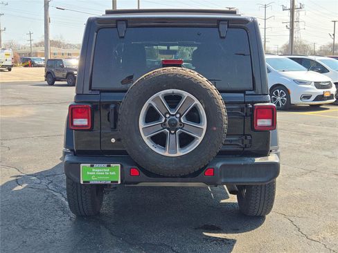 Certified 2020 Jeep Wrangler Unlimited Sahara AWD/4WD image 16