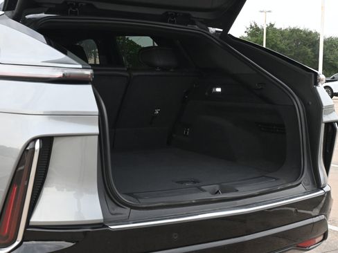 Used 2025 Cadillac Lyriq Luxury RWD image 22