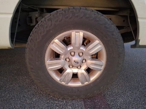 Used 2012 Ford F150 XLT w/ XLT Chrome Pkg image 10