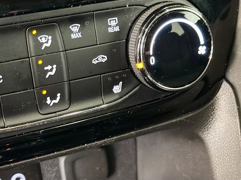 Used 2023 Buick Encore GX Preferred w/ Cold Weather Comfort Package image 20