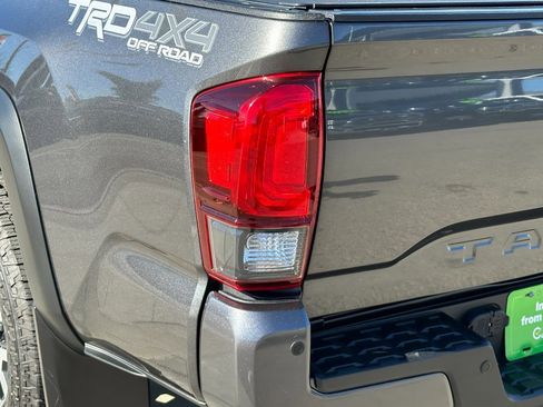 Used 2019 Toyota Tacoma TRD Off-Road image 19