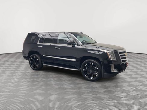 Used 2019 Cadillac Escalade Luxury AWD/4WD image 46
