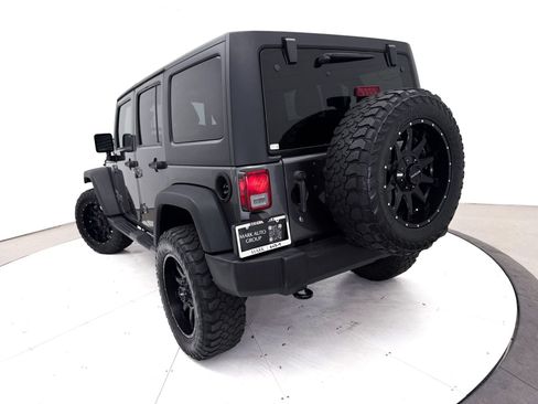 Used 2018 Jeep Wrangler Unlimited Sport S AWD/4WD image 4