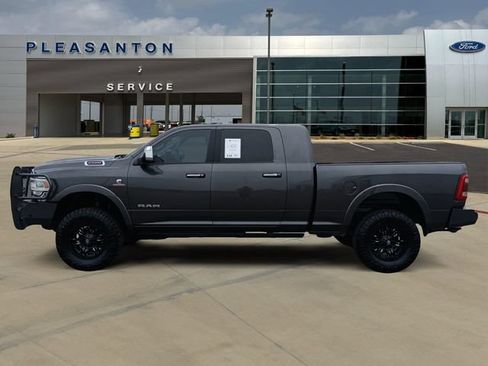 Used 2022 RAM 2500 Laramie AWD/4WD image 2
