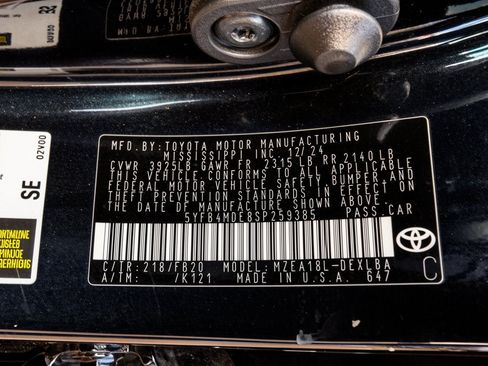 Used 2025 Toyota Corolla LE FWD image 31