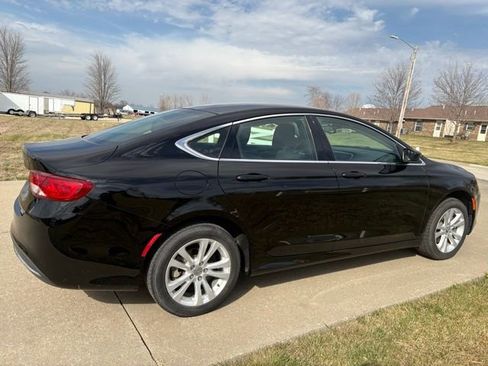 Used 2016 Chrysler 200 Limited image 4