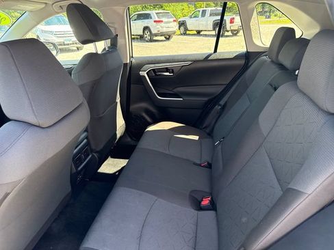 Used 2025 Toyota RAV4 XLE AWD/4WD image 25