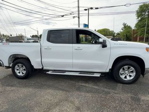 Used 2023 Chevrolet Silverado 1500 LT AWD/4WD image 9