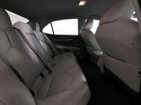 Used 2023 Toyota Camry SE FWD image 11