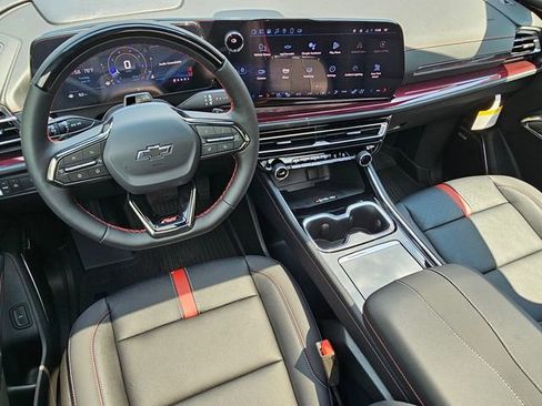 New 2025 Chevrolet Traverse RS w/ LPO, Floor Liner Package image 37