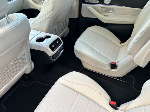 New 2026 Mercedes-Benz GLS 450 4MATIC image 11