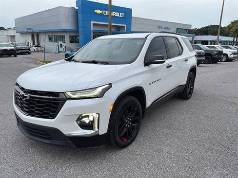 Used 2023 Chevrolet Traverse Premier w/ Redline Edition image 3