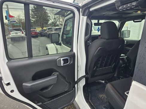 Used 2022 Jeep Gladiator Rubicon w/ Trailer Tow Package image 51