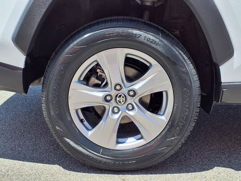 Used 2025 Toyota RAV4 XLE FWD image 7