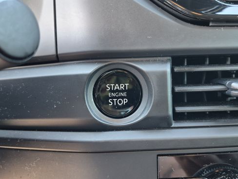 Used 2025 Nissan Pathfinder S FWD image 34