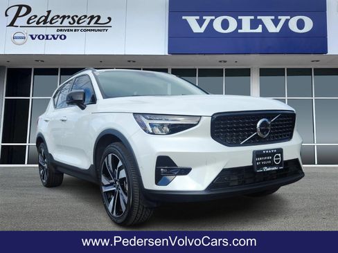 Certified 2023 Volvo XC40 B5 Plus w/ Driver Assist Package image 1