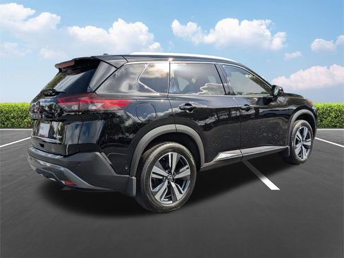 Used 2023 Nissan Rogue SL w/ SL Premium Package image 4