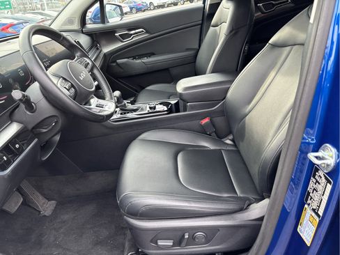 Used 2023 Kia Sportage EX image 8