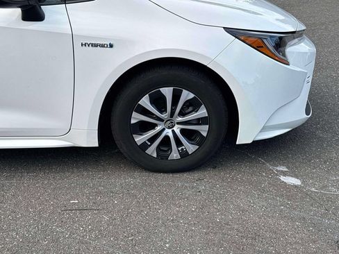 Used 2021 Toyota Corolla LE FWD image 9