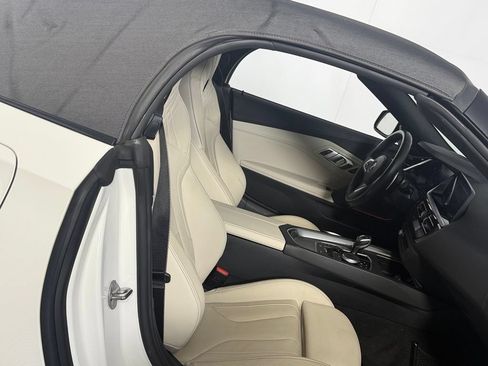 Used 2021 BMW Z4 M40i w/ Executive Package RWD image 28