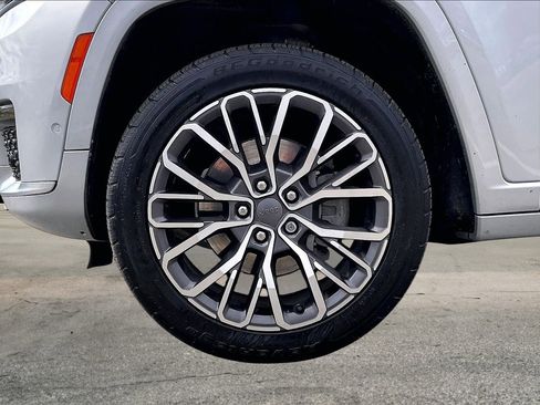 Certified 2022 Jeep Grand Cherokee L Summit image 8