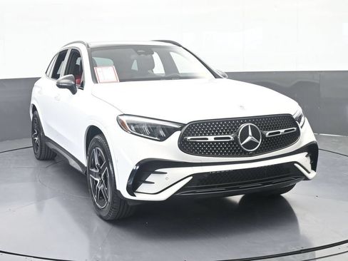 Used 2025 Mercedes-Benz GLC 300 image 9