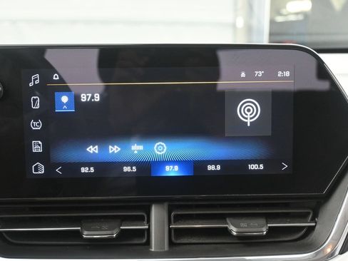 Used 2024 Chevrolet Trax LT FWD image 27