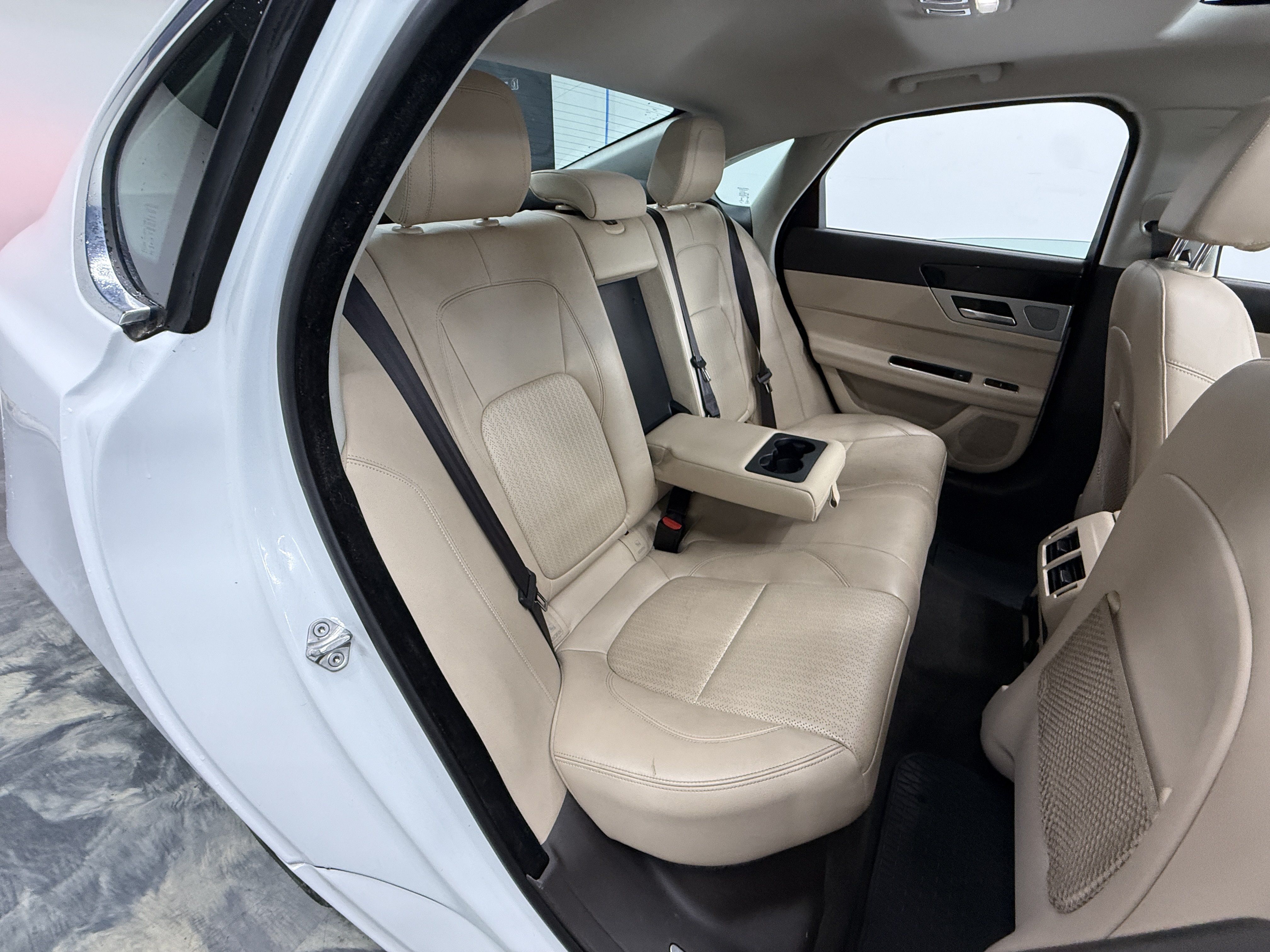 Used 2017 Jaguar XF Prestige AWD/4WD image 25