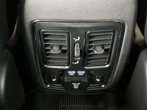 Used 2018 Jeep Grand Cherokee Trailhawk AWD/4WD image 16
