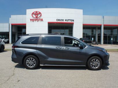 Used 2025 Toyota Sienna XLE w/ XLE Plus Package