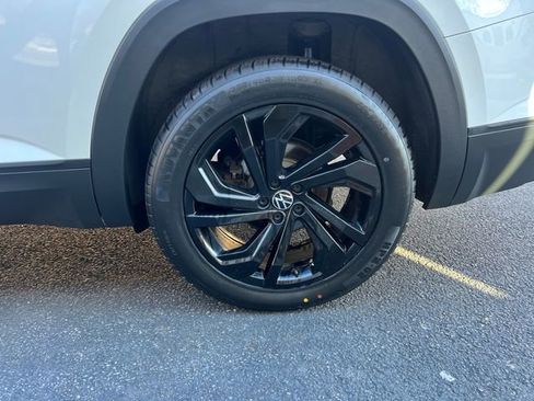 Used 2023 Volkswagen Atlas SE image 8