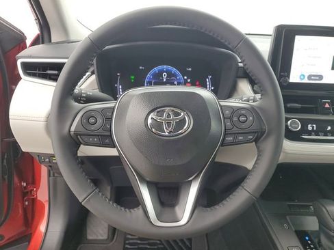Used 2026 Toyota Corolla Cross LE FWD image 22