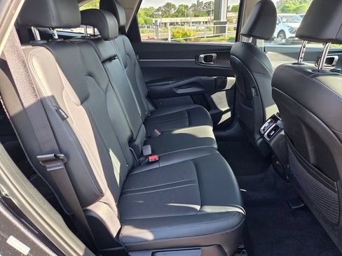 Used 2025 Kia Sorento S AWD/4WD image 29